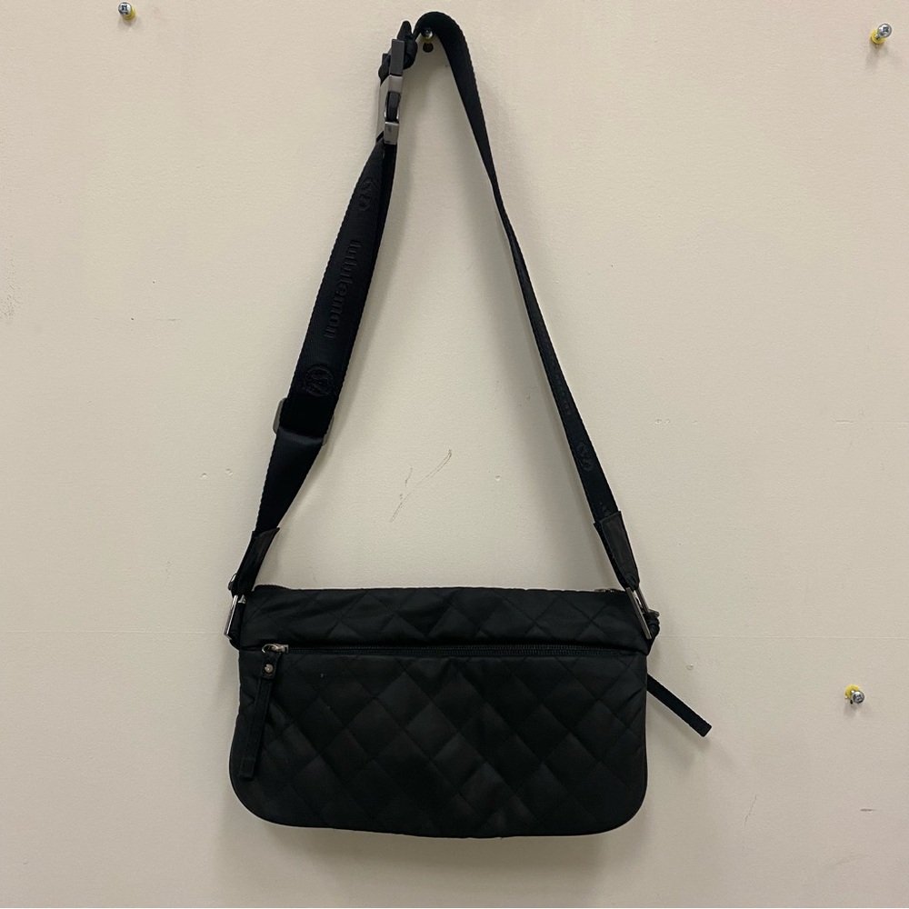 FREE IN BUNDLE* Crossbody bag
